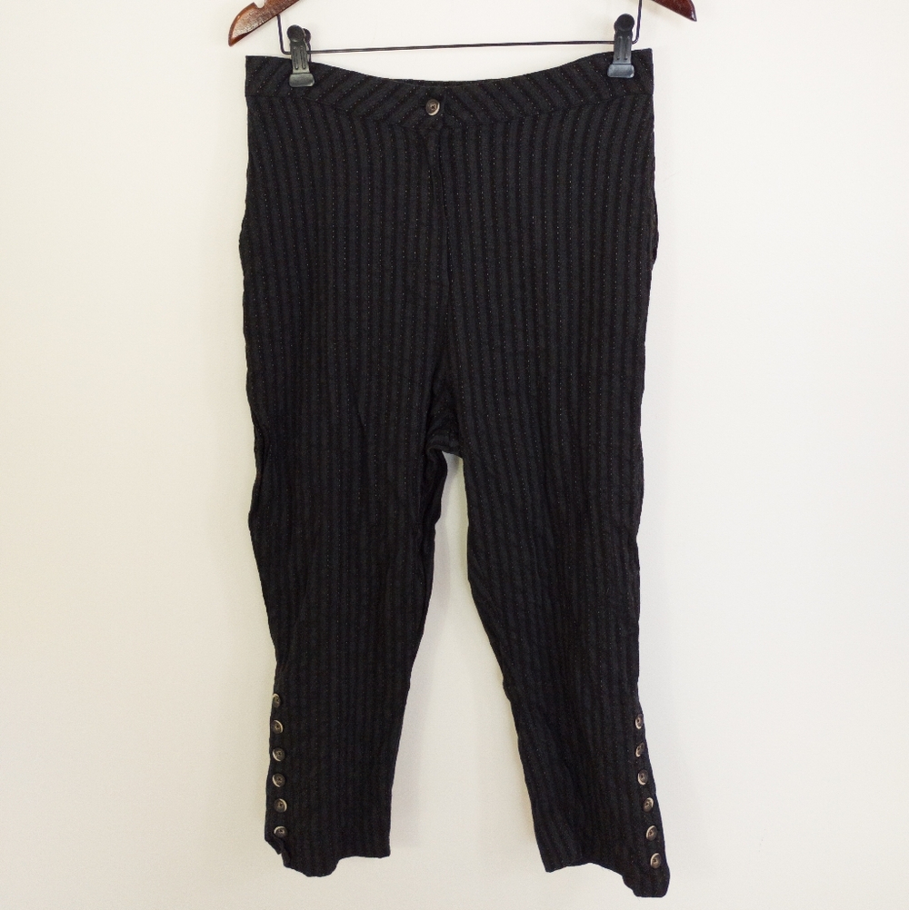 Crea Concept Textured Cropped Pants with Buttons at the Hem Size M/L